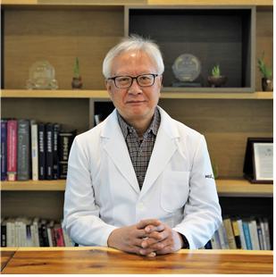 건협 중앙검사의원, 병리전문의 이윤성 서울대 명예교수 초빙    
