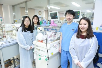 대전유성여고 학생들, ‘세계미숙아의 날’맞아  충남대학교병원에 문어인형 전달