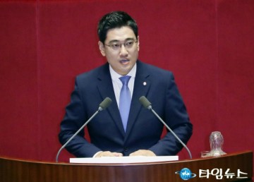 오신환 “文정부, 모두가 가난해서 평등한 나라 만들자는 것인가”