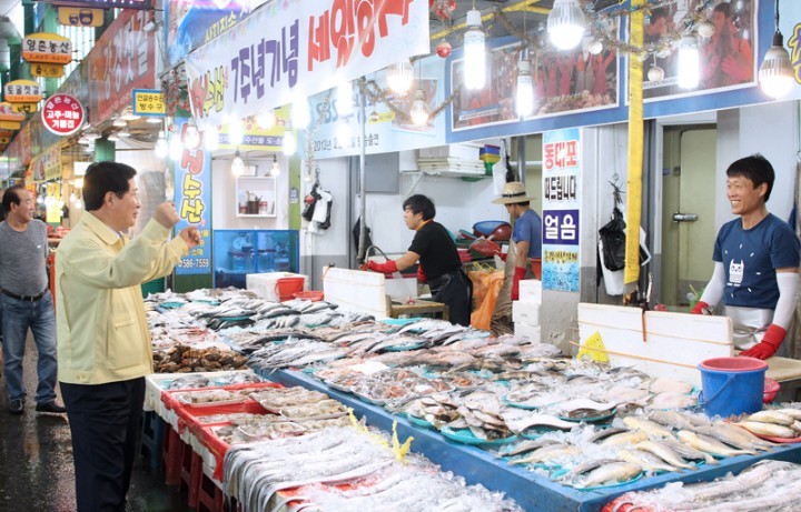장종태 서구청장, 한민·도마시장 상인 격려!