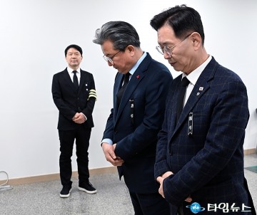 김제선 중구청장·정용래 유성구청장, 대전시당 분향…이해찬 추모