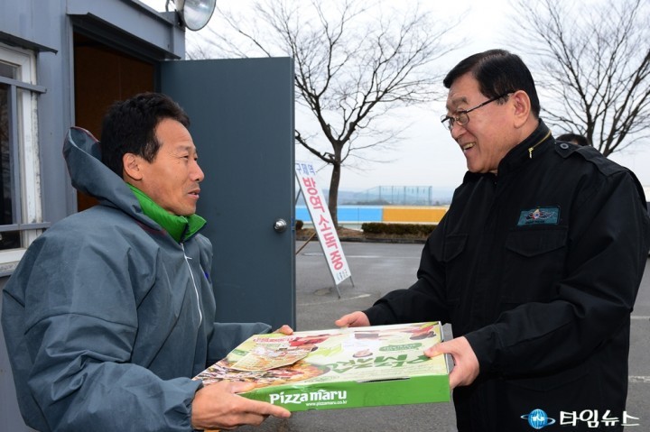 김석환 홍성군수, 구제역 방역초소 방문