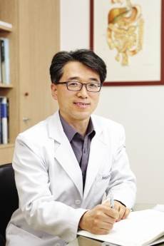 한국건강관리협회 대전충남지부 최신규 가정의학전문의, 방심하고 후회하기 전에 관절질환 관련 건강검진