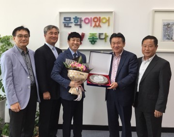 대전시의회 전문학 의원, 택시산업 활성화 기여 감사패 받아!