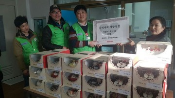   홈플러스 순천점, 사랑의 케이크 100개 전달 