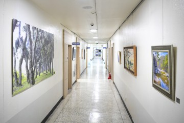 문경시청 청사 내 지역작가 미술작품 전시