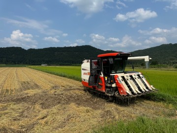 군위군, 2024년 조기재배 한 “빠르미향”첫 수확