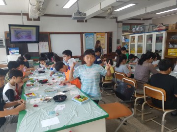 의흥초등학교, 가족이 함께하는 모스액자 만들기 활동 실시