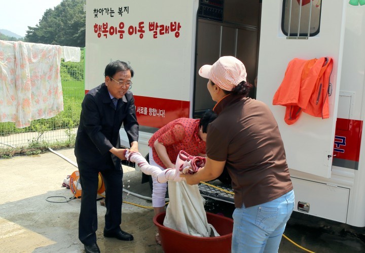 영광군 경로당 찾아 이동세탁 봉사 실시