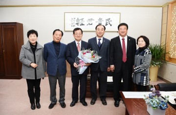 김윤진의원 경상북도의정봉사대상 수상