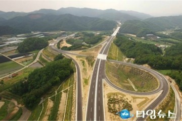 서울~양양고속도로, 일명 '동서고속도로'가 30일 개통. 