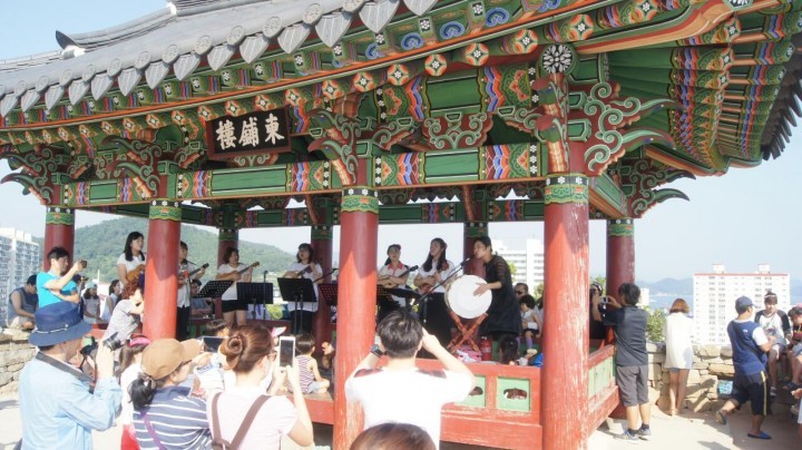 통영 곳곳에 울려 퍼질 ‘거리의 악사’공연이 주요 관광지에서 작은 음악회 