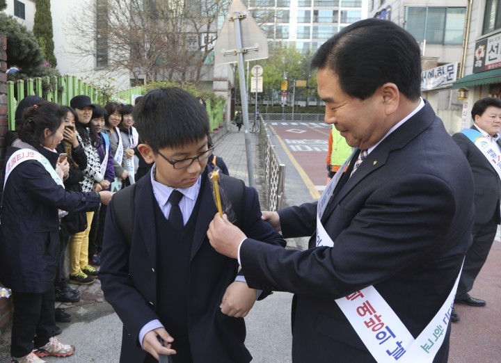 박수범 대덕구청장, 학교 폭력 예방 캠페인 전개
