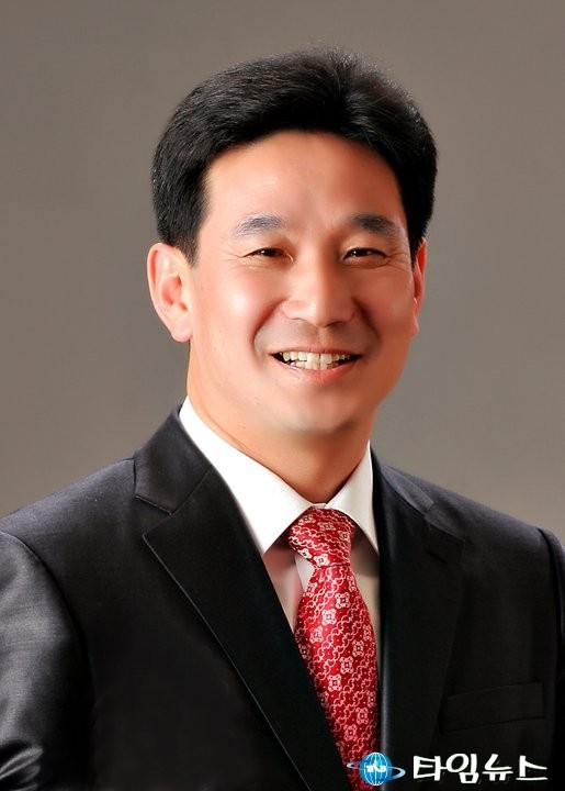 경남도의회, 문화복지위원회 이성용위원장 코리아 파워 리더 대상 수상