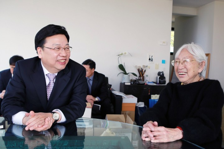 권선택 대전시장, 세계가 인정한 이응노 화백 작업실(고암아카데미) 찾아!