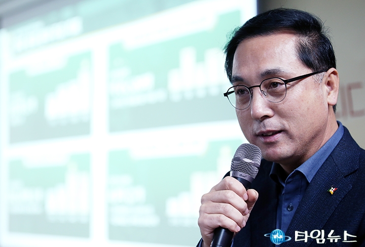 슬라이드와 손짓으로 말하는 구정 비전…박희조 동구청장의 ‘라이크(LIKE) 동구’