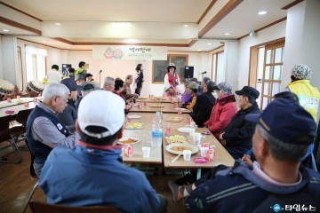 청주신천지자원봉사단, 6∙25참전전우회와 ‘백세만세’ 