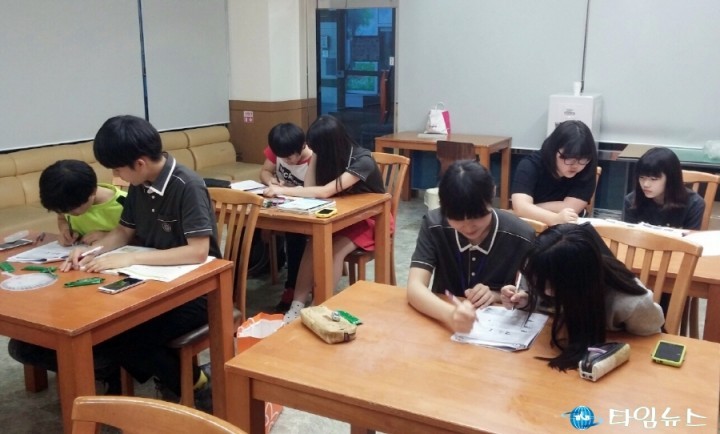 광양시청소년문화센터 UnI자원봉사동아리,  취약계층 청소년을 위한 학습지도 재능기부 실시