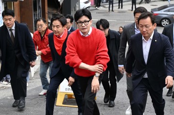 與 "한동훈 자녀 학폭' 명백한 거짓 정치공작"…野의원, 언론기자 등 고발..