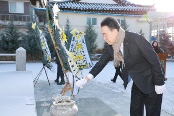 화순군, 시무식 개최 및 충혼탑 참배    