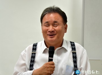 축사하는 이상민 의원