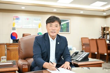 윤경희 청송군수, 2022년 한국매니페스토 약속대상 선거공약서 분야 최우수상 수상