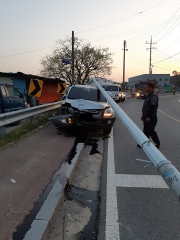 보성119구조대 "가로등 추돌차량 인명구조 현장출동"
