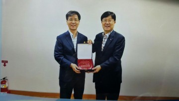 한국동그라미파트너스(주), 포스코휴먼스에 감사패 전달