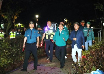 서철모 서구청장, 추석 앞두고 정림동 합동 야간 순찰 동참