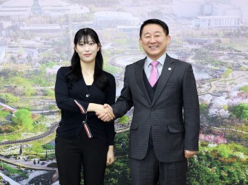 서철모 서구청장, 연평해전 영웅의 딸 조시은 씨 초청