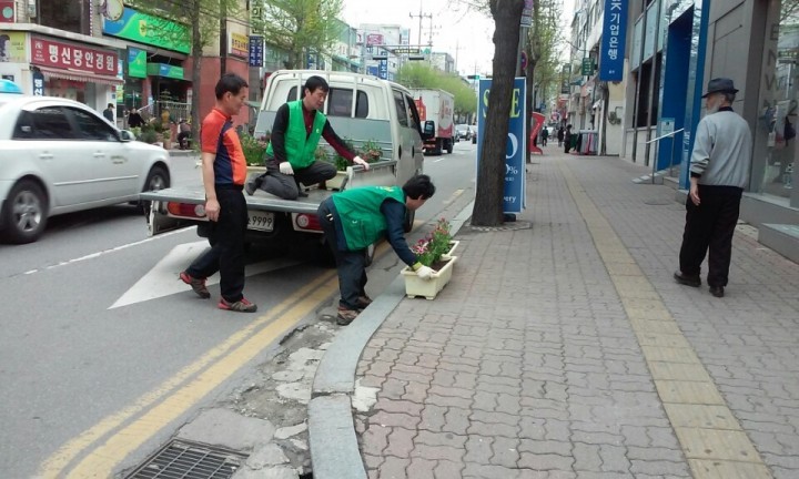 성내충인동 새마을, 봄꽃 식재로 아름다운 거리 조성