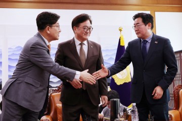 국민의힘 40.0%·민주 43.6%…정권 교체 53.9%·연장 40.4%[리얼미터]