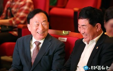 설동호 대전시교육감·이효성 대전시의원, 효문화 행사서 환한 미소
