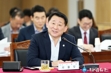 시구협력회의에서 발언하는 서철모 서구청장