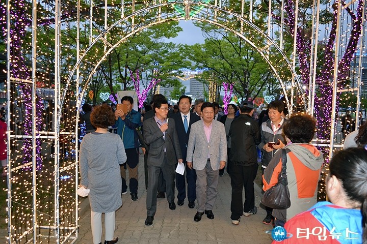 권선택 대전시장, ‘힐링아트 페스티벌’ 작품 감상!