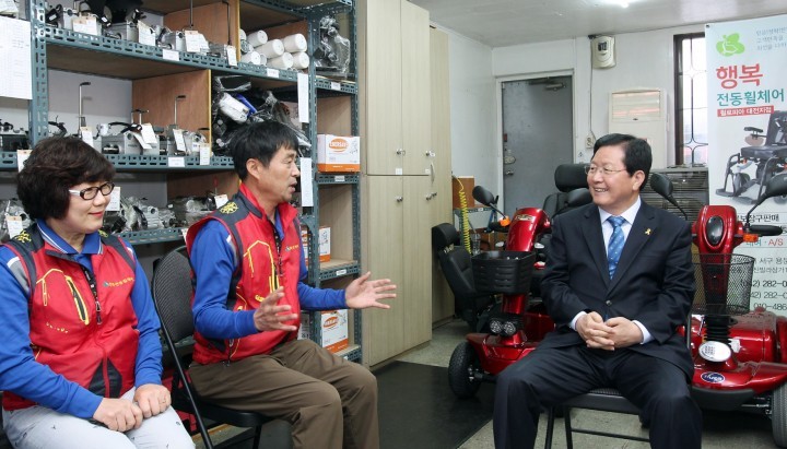 장종태 서구청장, 행복전동휠체어 사업장 현장방문