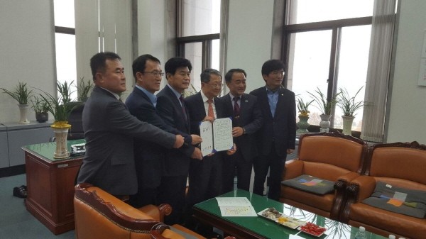 서울∼세종 고속도로 건설 촉구 시민서명부,공동건의문 국회 전달