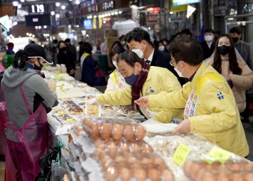 영광군, 설맞이 전통시장 장보기 행사 실시