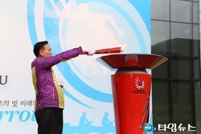 2015광주하계유니버시아드대회 성화 '천안'  하늘을 밝히다. 