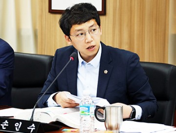 세종시의회 손인수 의원, 버스승강장 환경 관리 부실로 시민 불편 초래!