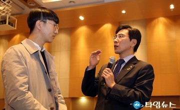 안희정 지사, “질문은 겸손히, 답변은 눈높이로”