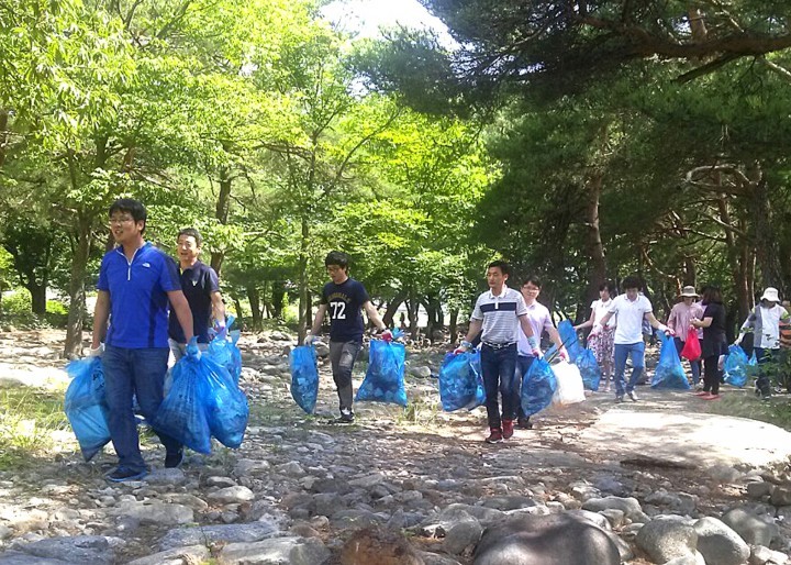 산청군, 피서철 대비 대청소 실시