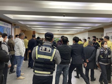 반투위, 연구용역 15억, '해상풍력 전진기지 항만 구축비? 가세로 쌈지돈이여! 막아내야..