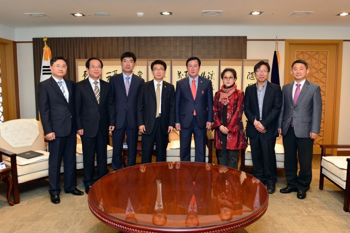 충남도의회, 의원행동강령 자문위 위촉식
