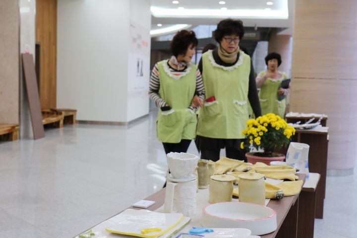 청송백자 온고지신 입주작가 및 지역주민 공예 창작품 전시회 종료