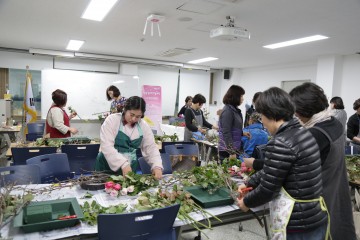청송군, 화훼장식반 교육 주민들에게 큰 호응