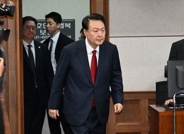 윤석열 전 대통령 첫 포토라인 설까…법원 '지상 출입' 방침