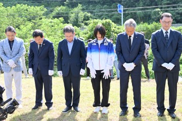 군위군, 유도 허미미, 독립운동가이자 현조부 故 허석 의사 기적비 참배 가져