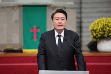 윤, 이태원 참사 1년 추도예배…"안전한 대한민국 위해 더 노력"