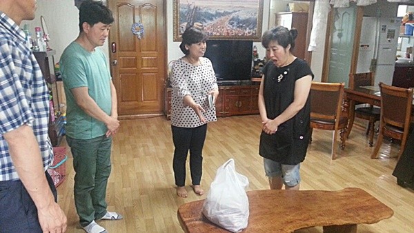 군산시 조촌동, ‘사랑의 복달임 물품’ 전달 